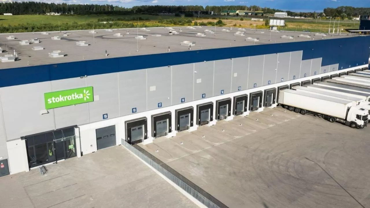 <p>Stokrotka otwiera nowy magazyn w Olsztynie. Inwestycja otwiera drogę do ekspansji (fot. Stokrotka Polska)</p>