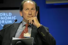 DAVOS/SWITZERLAND, 30JAN10 - Paul Bulcke, Chief Executive Officer, Nestle, Switzerland; Co-Chair of the Governors Meeting for Consumer Industries 2010 captured during the session ‘Global Industry Outlook: Health, Consumers, Tech and Travel‘ at the congress centre of the Annual Meeting 2010 of the World Economic Forum in Davos, Switzerland, January 30, 2010.&lt;br&gt;
&lt;br&gt;
Copyright by World Economic Forum&lt;br&gt;
swiss-image.ch/Photo by Michael Wuertenberg&lt;br&gt;
&lt;br&gt;
&lt;br&gt;
 
