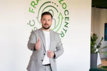 <p>Dariusz Szlachcikowski, franczyzobiorca Żabki</p>