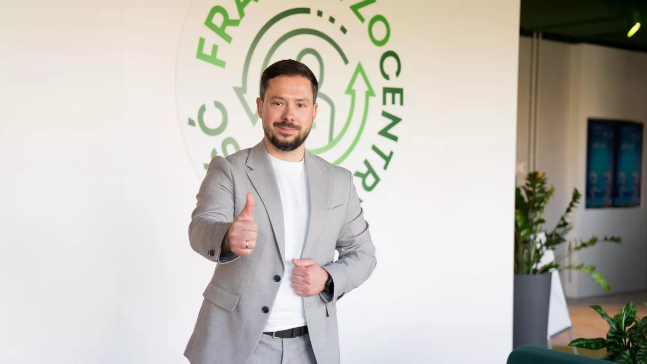 <p>Dariusz Szlachcikowski, franczyzobiorca Żabki</p>