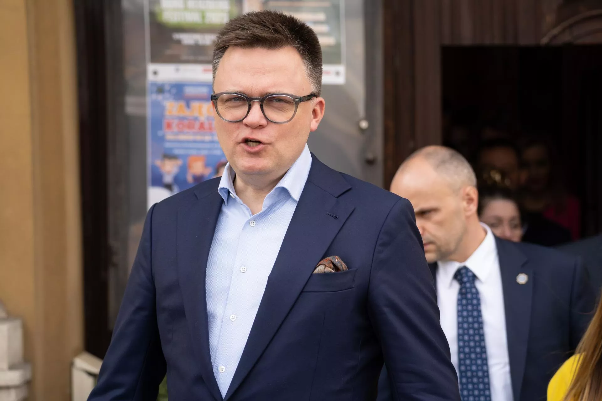 Partia Hołowni chce zaostrzenia zakazu reklamy i promocji alkoholu. Zapowiada projekt ustawy