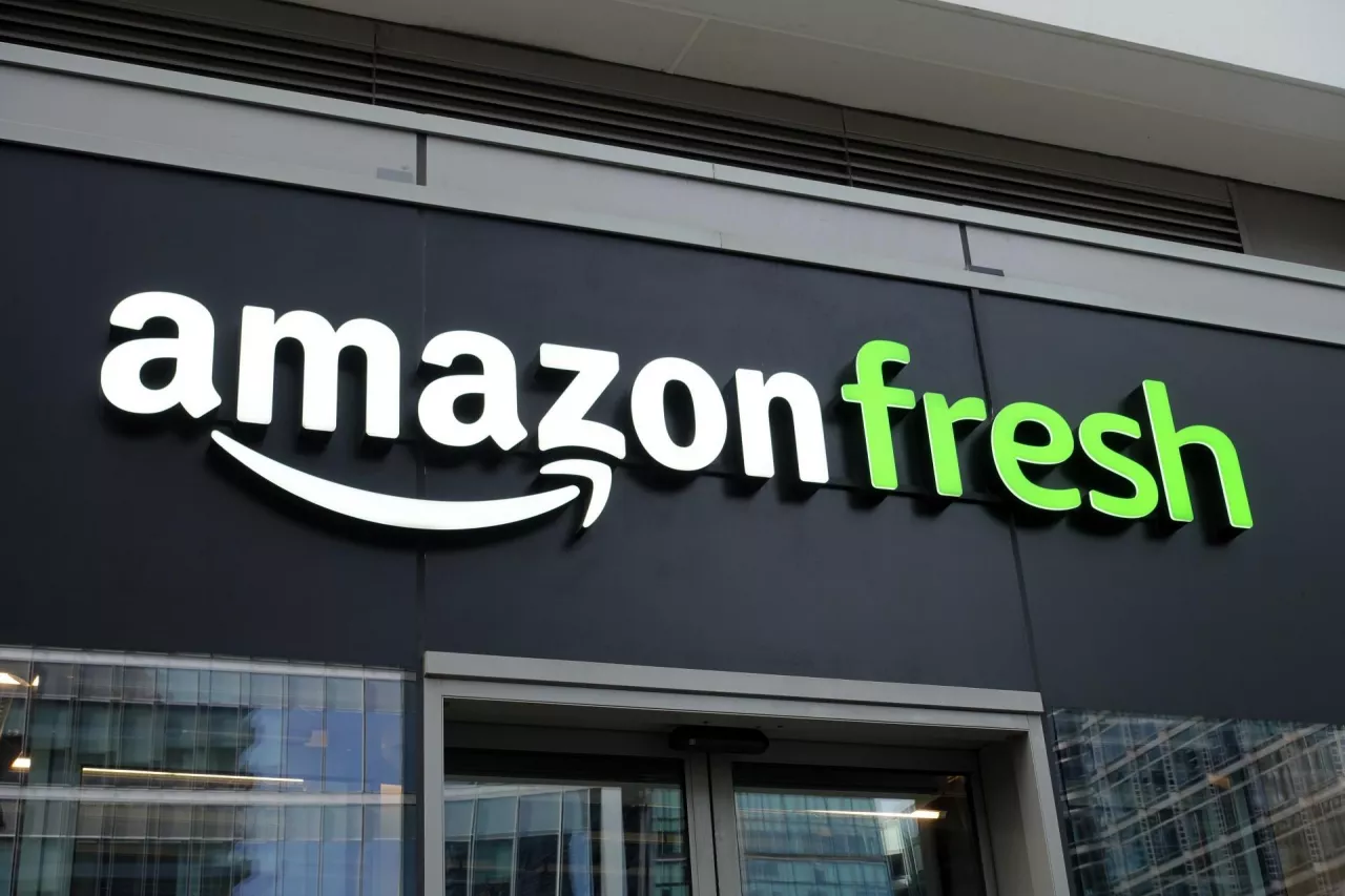 Amazon zamyka sklepy Fresh w Wielkiej Brytanii. Co dalej z e-grocery? (fot. Shutterstock)