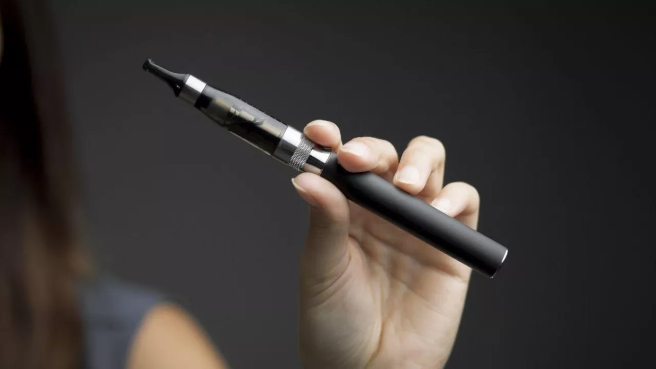 Były prezes Ruchu, Paweł Szymański, inwestuje w producenta e-papierosów CK Complex