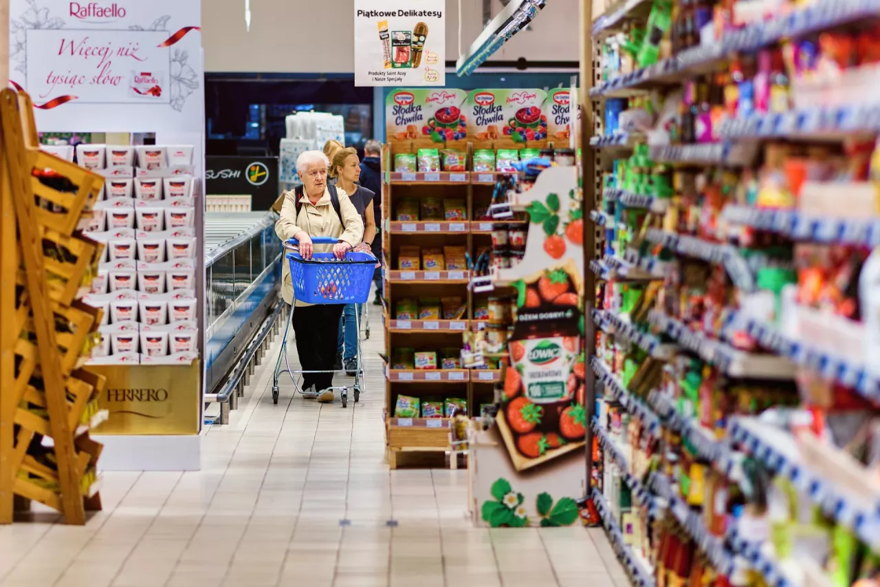 Średnia wieku Polaków będzie szybko rosła, a to oznacza zmiany oferty sklepów (fot. Łukasz Rawa)
