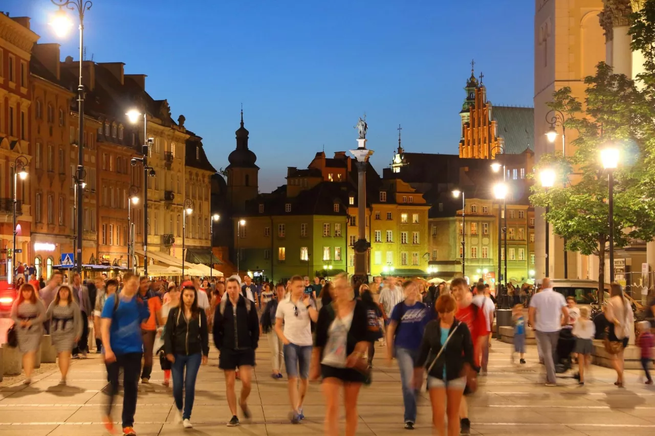 Będzie nocna prohibicja w Warszawie (fot. Shutterstock)