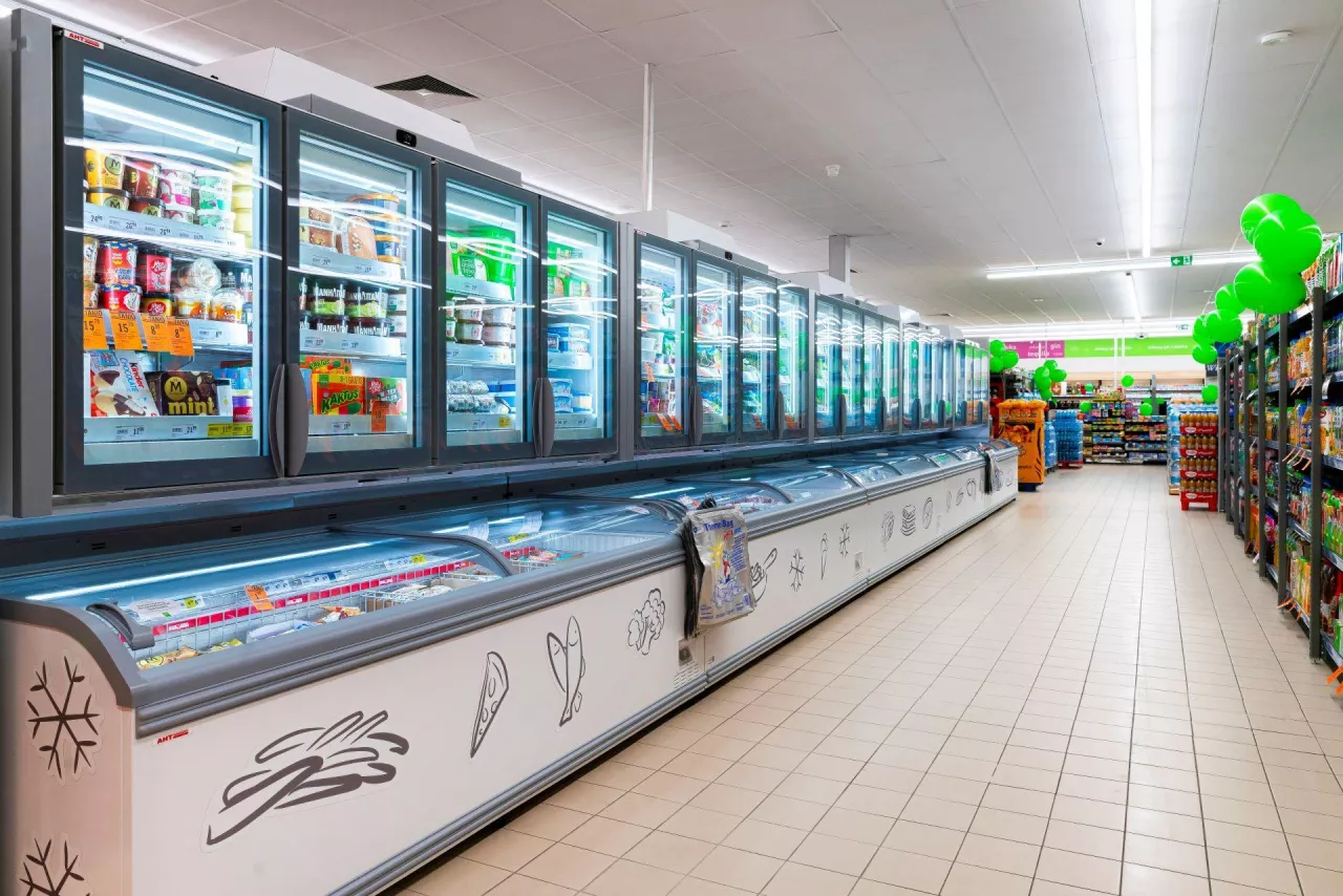 <p>Nowy format sklepów Stokrotki. Market z kasami wspieranymi przez AI (fot. Stokrotka)</p>