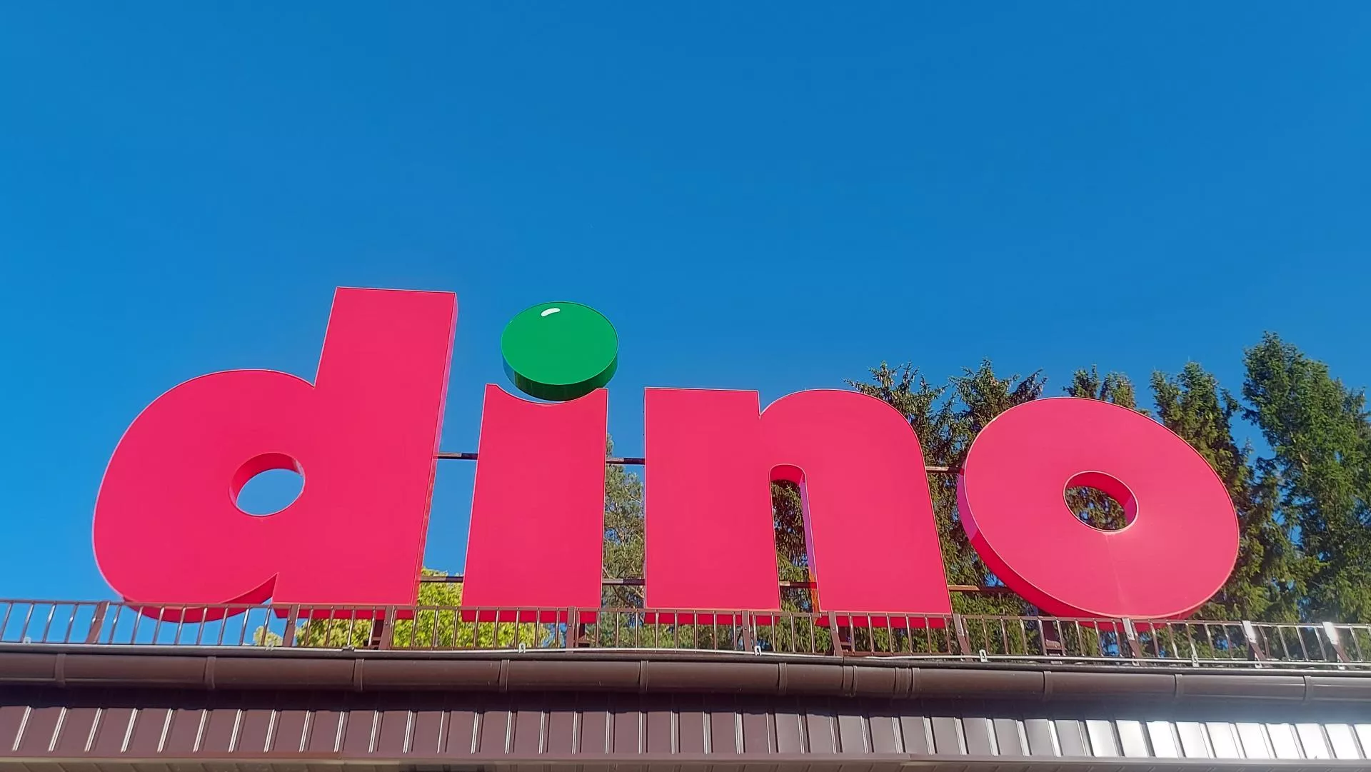 Dino otwiera nowe sklepy w całej Polsce. Do końca roku będzie mieć choćby 3000 supermarketów