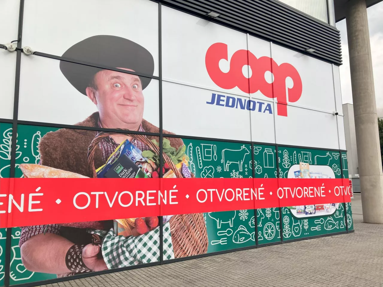 Sklep sieci Coop na ślowacji (Sebastian Rennack)