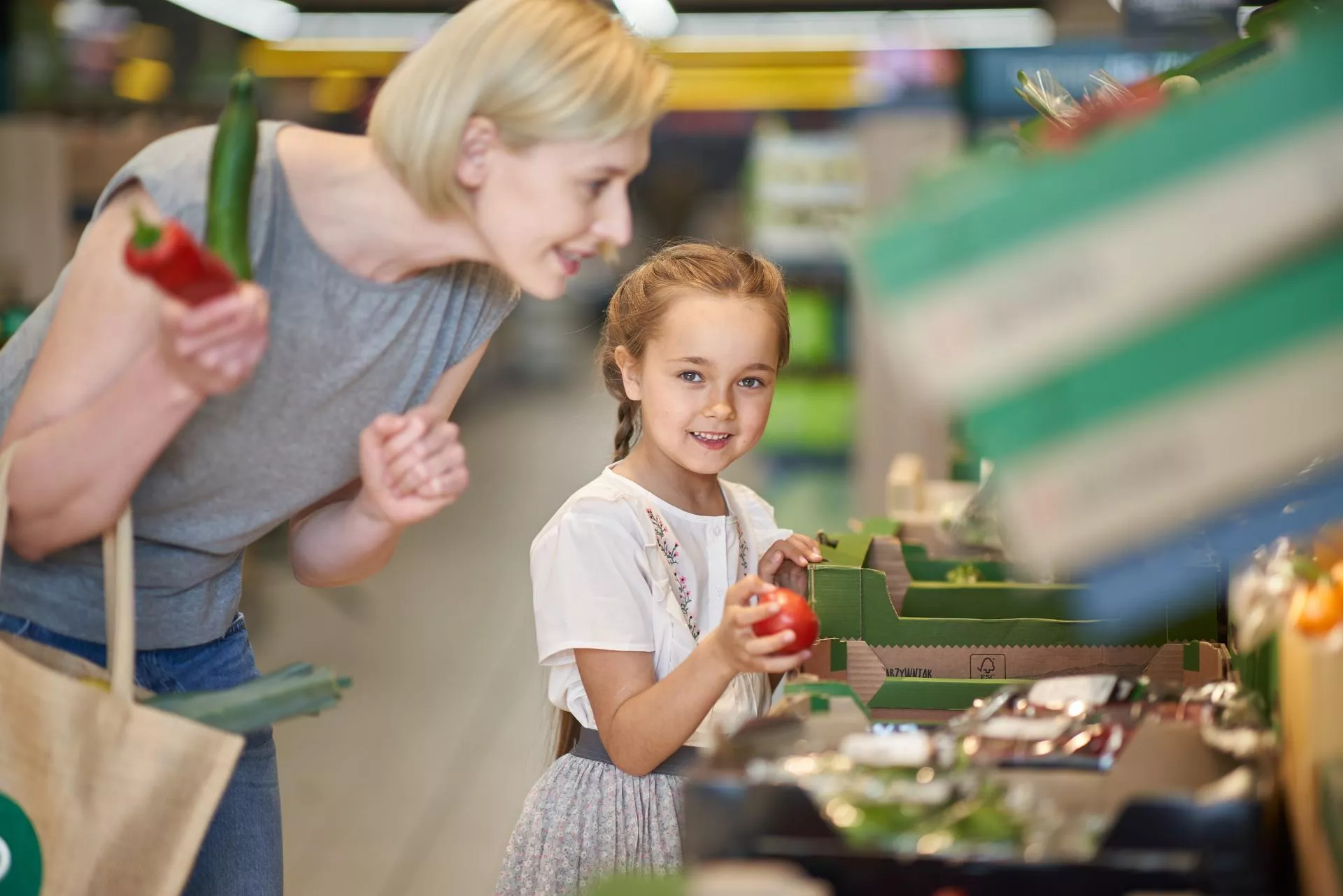 Polak na zakupach. Kto wygrywa walkę o klientów nad Wisłą? [DANE]