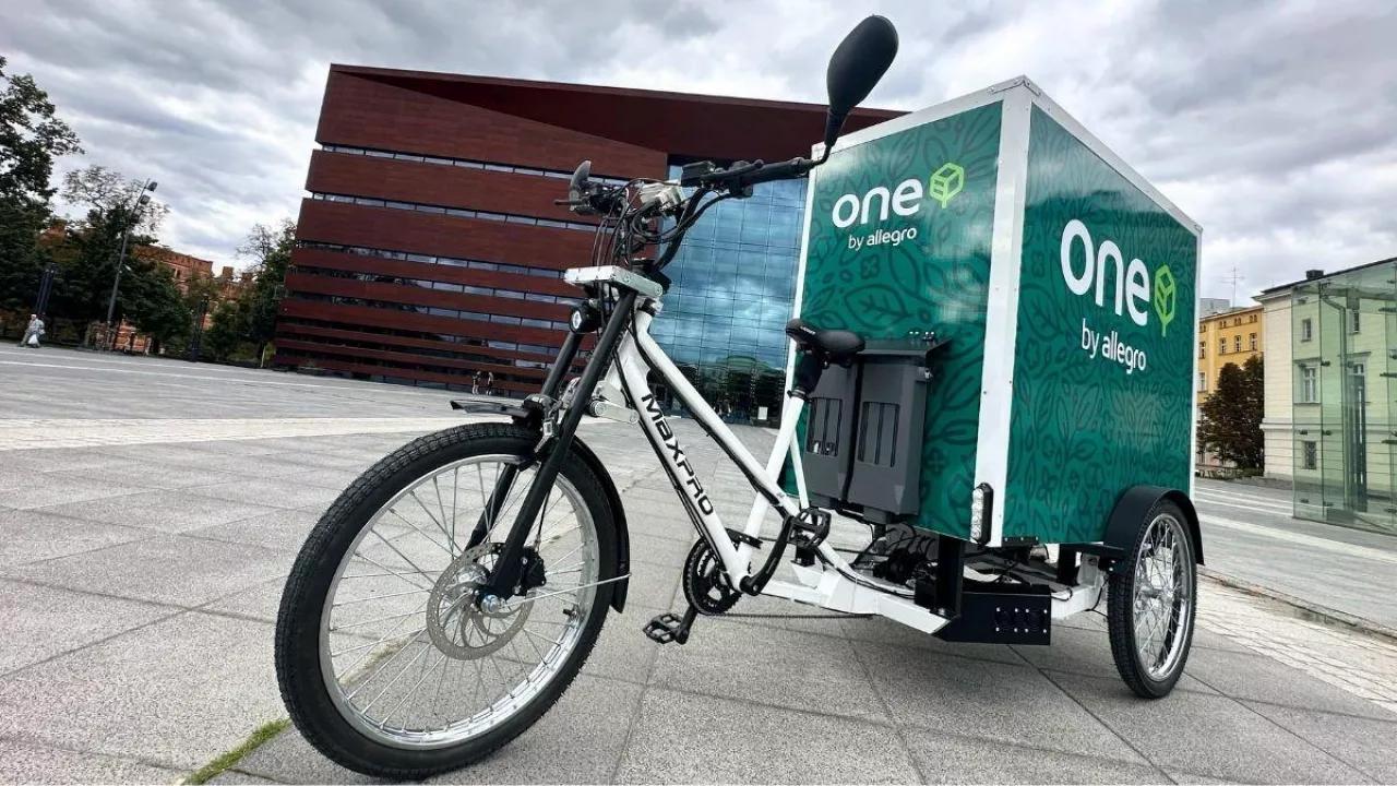 Rewolucja w dostawie paczek Allegro. Mikrohub logistyczny we Wrocławiu już obsługuje klientów giganta e-commerce (Fot. Allegro)