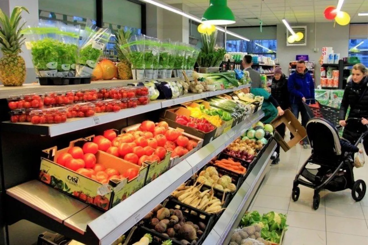 Polscy konsumenci preferują produkty lokalne, uznawane za zdrowsze i wspierające lokalną gospodarkę (Shutterstock)