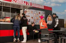 &lt;p&gt;W portfolio firmy Dolci Sapori znajdują się takie szyldy jak Am Am Kebab, Mniami ICE CREAM oraz Mistrz Piekarz&lt;/p&gt;