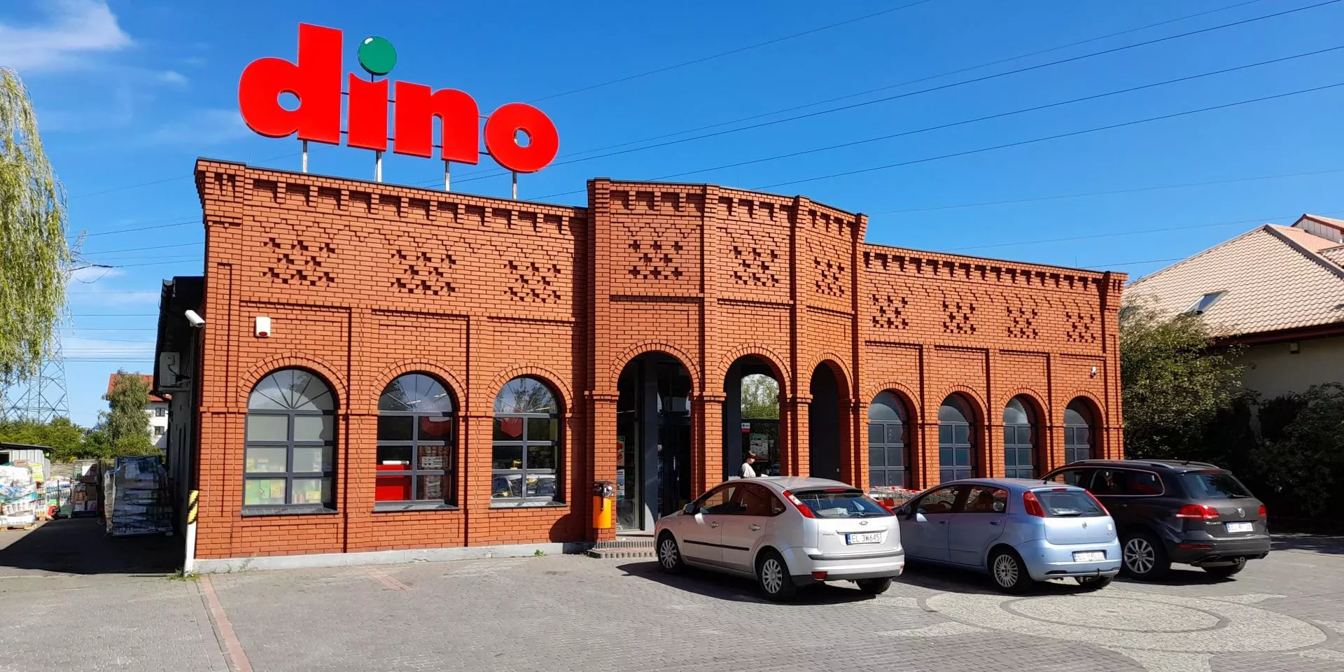 Dino może wyjść za granicę i podbić małe wsie oraz miasteczka u naszych sąsiadów