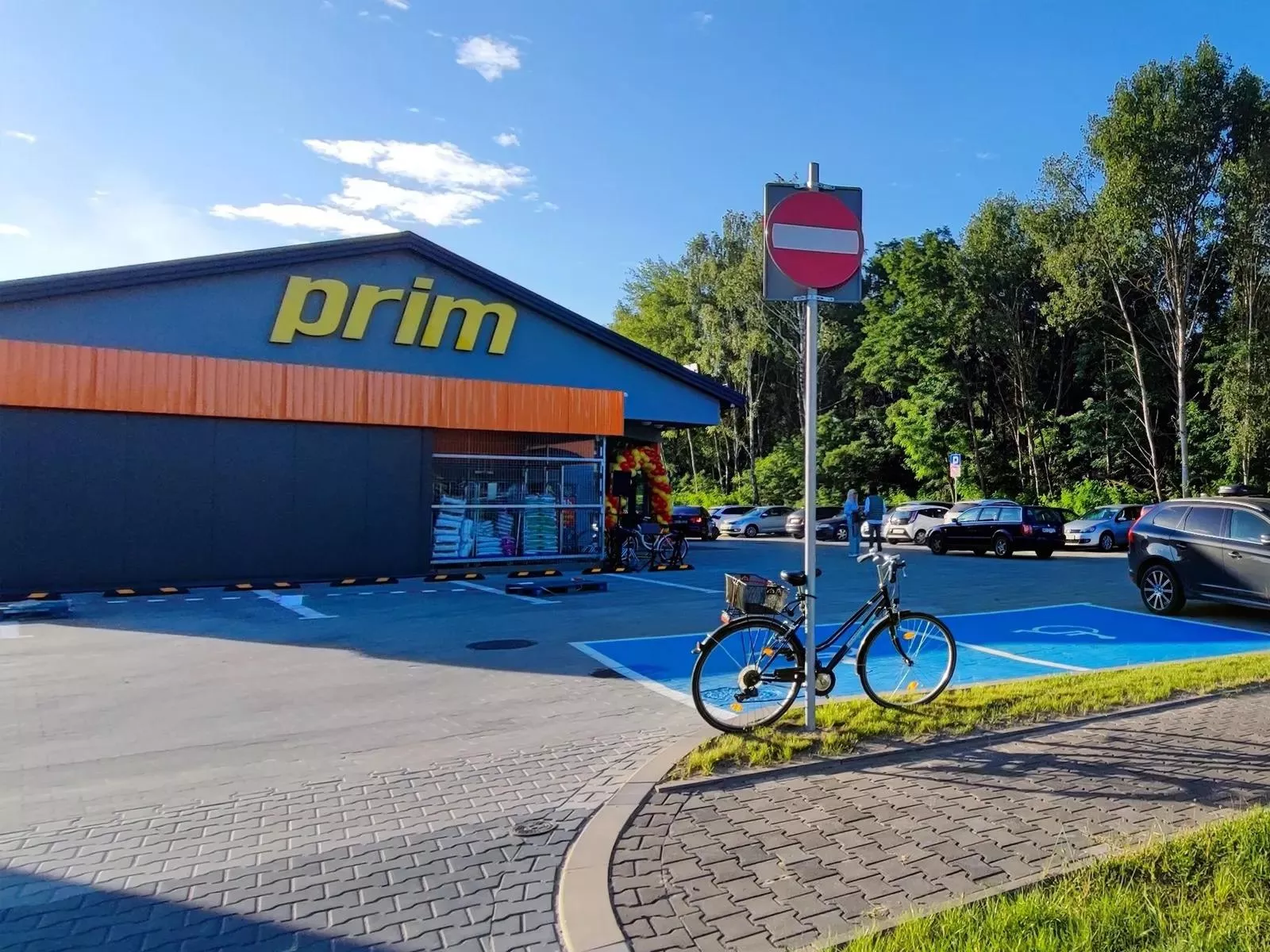 Właściciel lokalnych sieci Prim Market i Bit chce rozwijać sprzedaż na Allegro