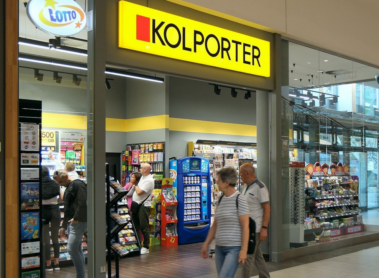 Kolporter, największy dystrybutor prasy w Polsce i właściciel blisko 500 saloników prasowych, intensywnie inwestuje w rozwój swojej sieci handlowej