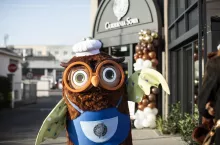 <p>Cukiernia Sowa otworzyła po generalnym remoncie jeden ze swoich najważniejszych lokali w sieci – sklep przy zakładzie produkcyjnym w Bydgoszczy</p>