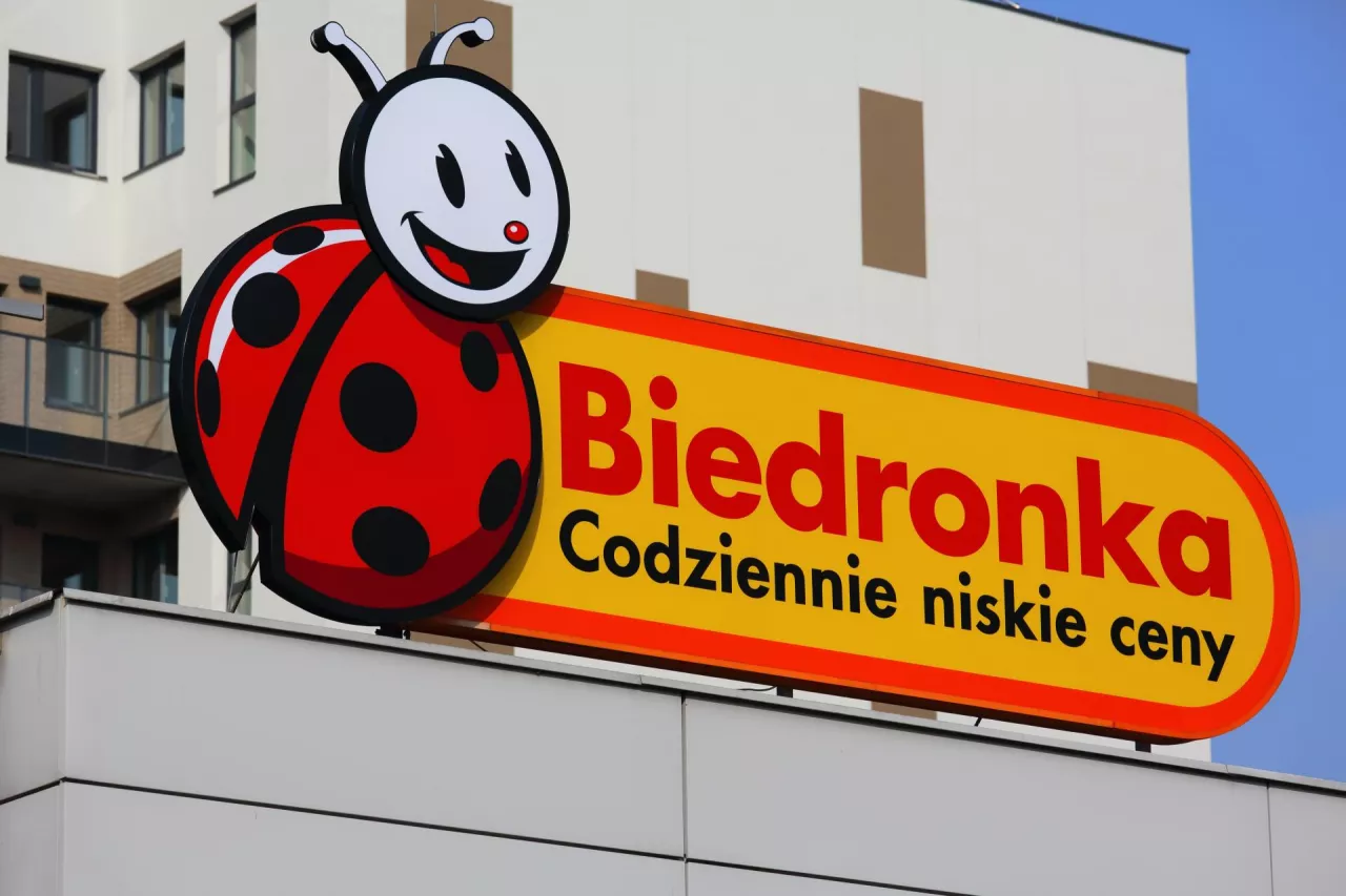 Logo sieci Biedronka (fot. Shutterstock)