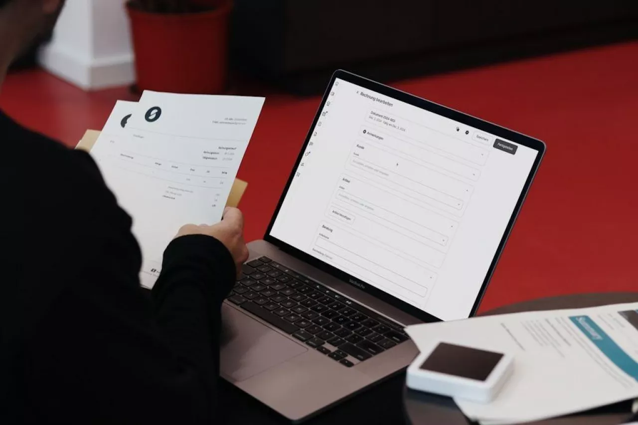 Program do wystawiania faktur – jak dobrać rozwiązanie do potrzeb branży
