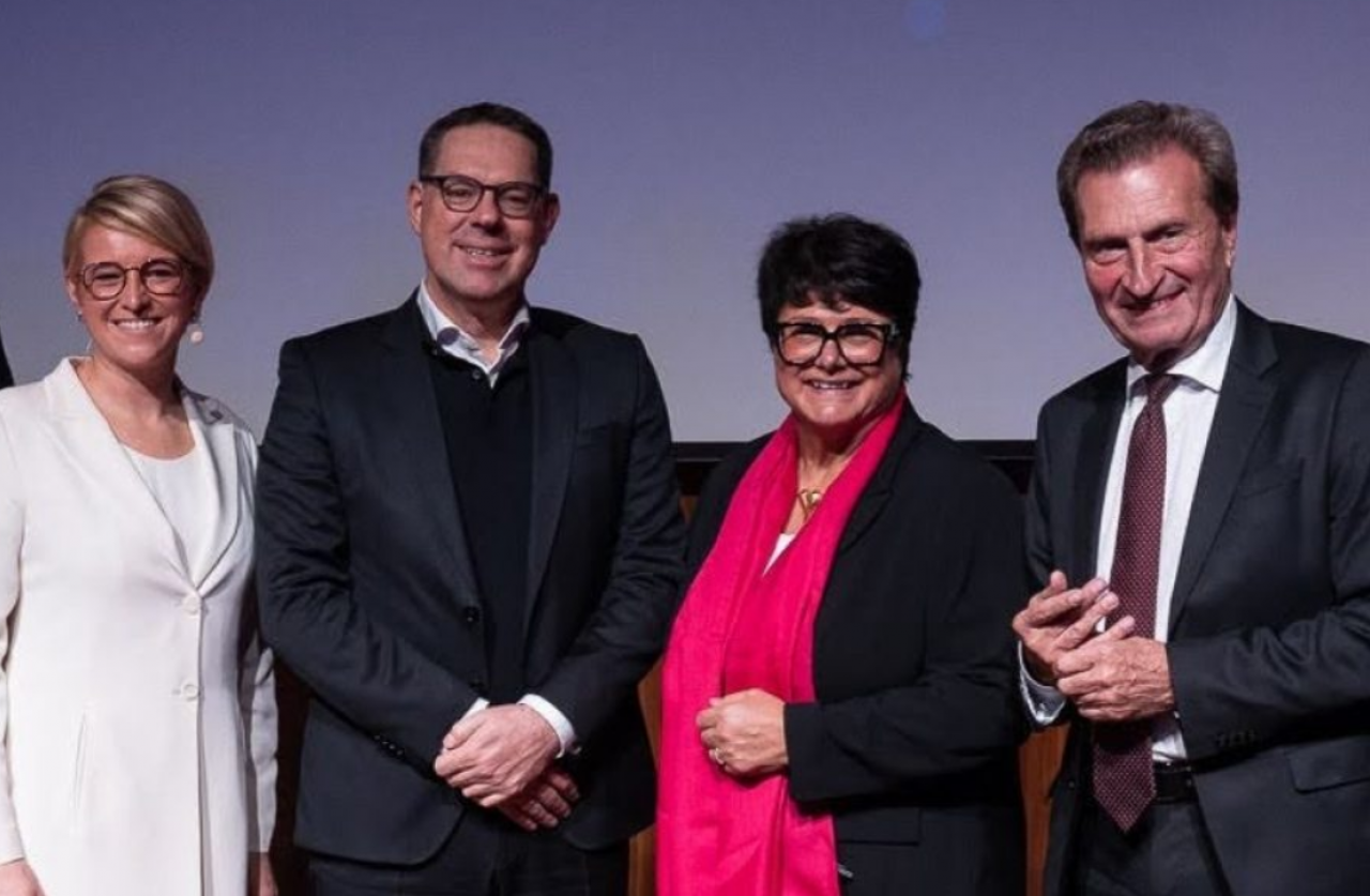 Gerd Chrzanowski, partner zarządzający Schwarz Group, Sabine Verheyen, wiceprzewodnicząca Parlamentu Europejskiego, Pierre Bascou z Komisji Europejskiej, Günther H. Oettinger, były komisarz UE, oraz Ekaterina Zaharieva, komisarz ds. start-upów, badań i innowacji.