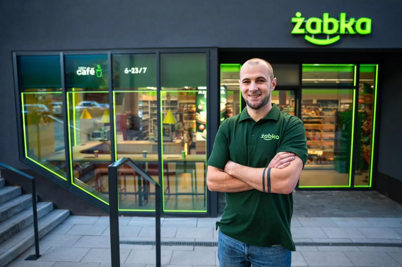 <p>Dmytro Mykhalchuk, franczyzobiorca Żabki w Krakowie</p>