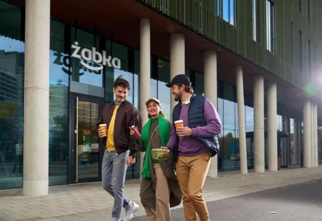Żabka zaskakuje analityków. Przychody i zyski sieci convenience powyżej prognoz