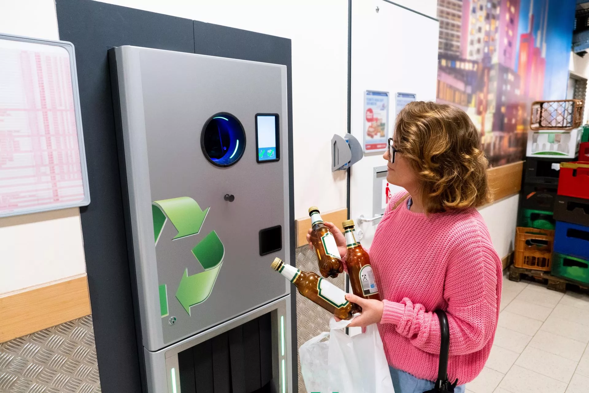 Polacy wobec systemu kaucyjnego. Badanie pokazuje, co naprawdę zachęci konsumentów do zwrotu opakowań