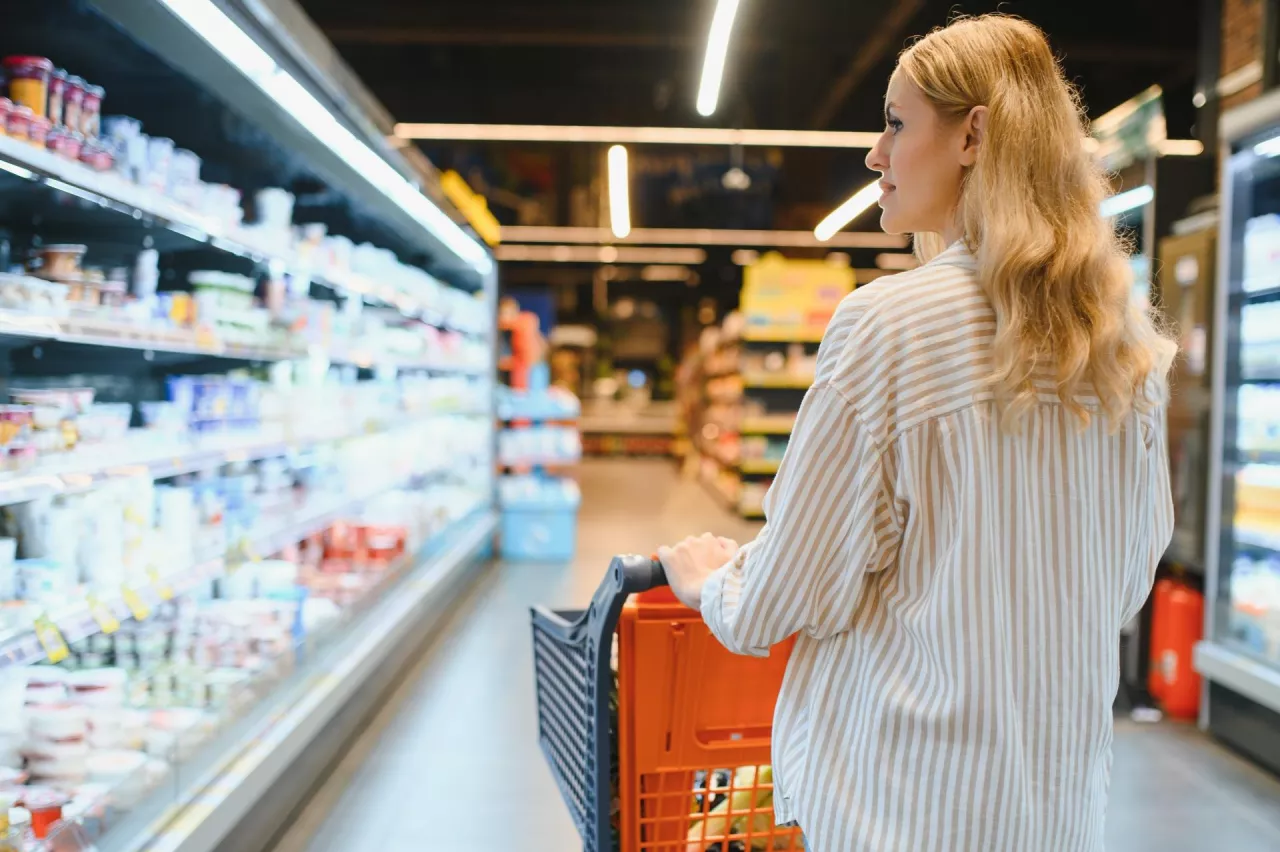 Dyskonty zwiększają swój udział w rynku handlu. Jak radzą sobie inne formaty? (fot. Shutterstock)