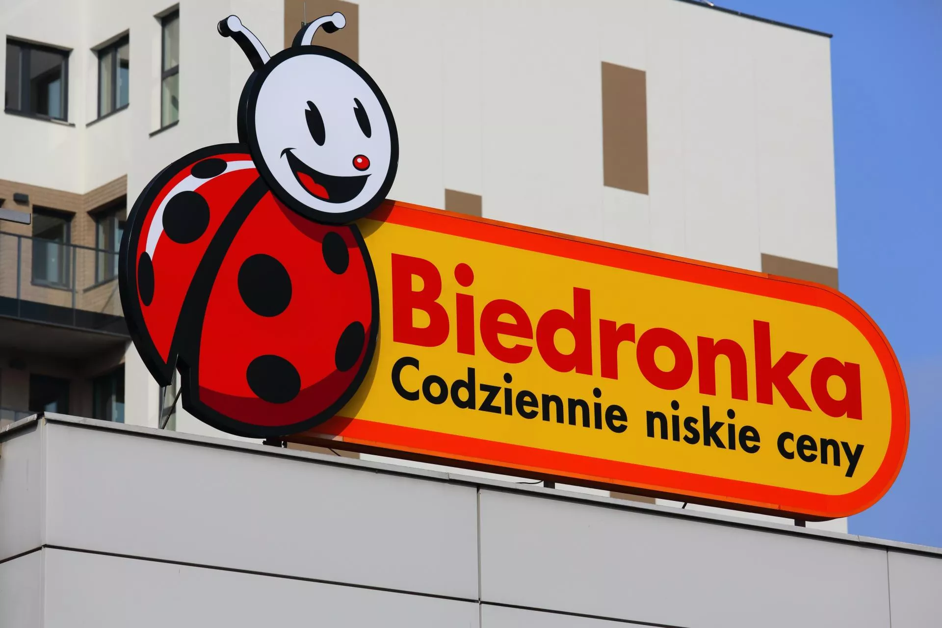 Biedronka stąpa po polu minowym. Trzy najważniejsze działania pozwolą jej budować przewagę na rynku