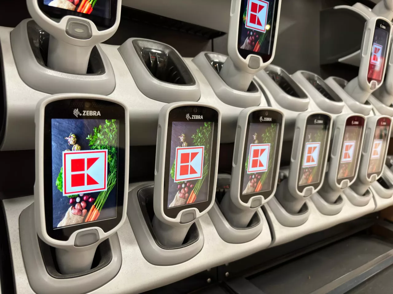 Z K-Scan można już skorzystać w 200 sklepach Kaufland w Polsce (fot. Shutterstock)