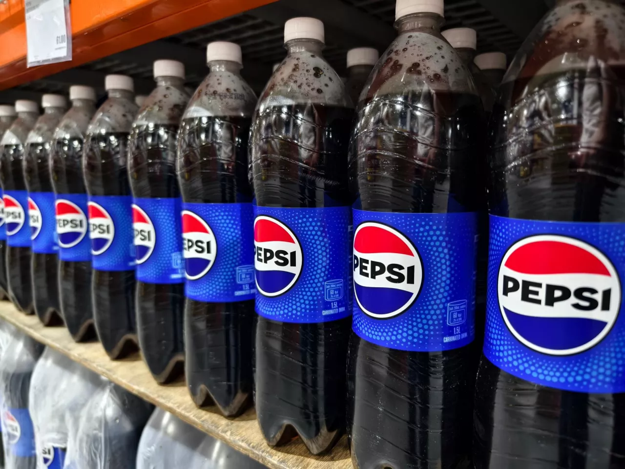 PepsiCo prezentuje nowe logo. Zobacz, jak firma zmieniła swój wizerunek (fot. Shutterstock)