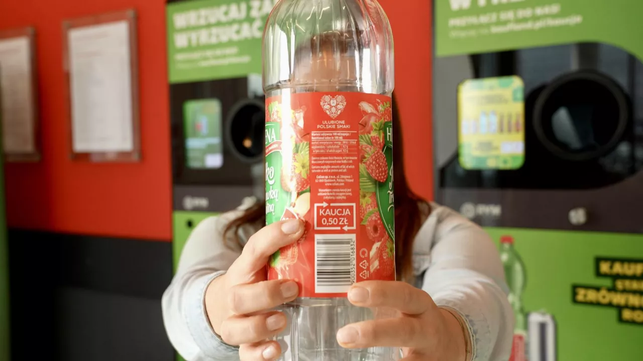 Automaty kaucyjne w sklepach sieci kaufland w POlsce. jak działają? jak oddaje się butelki? jak odbiera się kaucję?