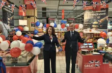 Melinda Simmons, ambasadorka Wielkiej Brytanii w Polsce i Eric Yung, Dyrektor Handlowy i Członek Zarządu Carrefour Polska (fot. Jakub Sadowski)