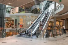 Centra handlowe zyskują na popularności (fot. Pixabay)