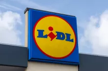 Na zdj. szyld na sklepie dyskontowej sieci Lidl (fot. PixelBiss/Shutterstock)