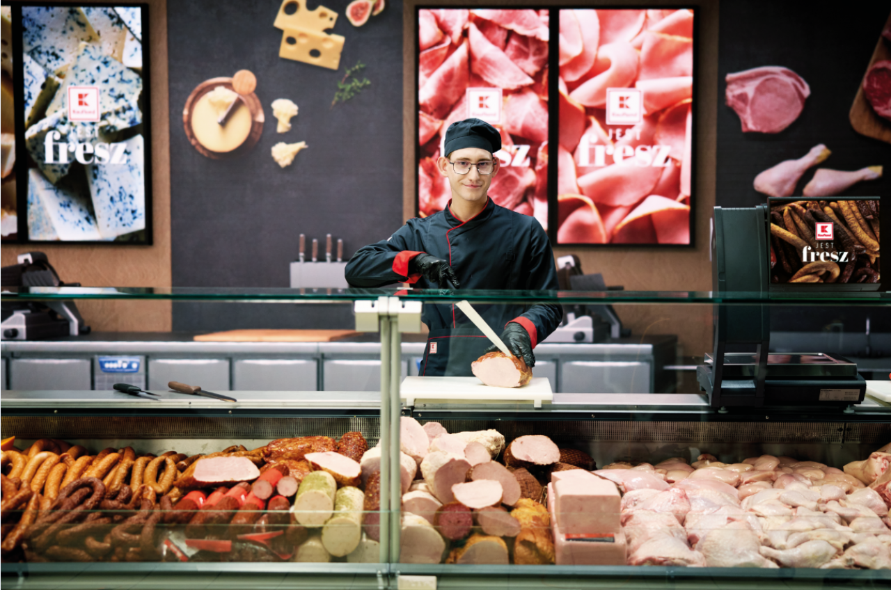 Lada z produktami świeżymi to jeden z kluczowych działów sieci Kaufland - odpowiada za blisko 10 proc. obrotu, co daje ok. 1,3 mld zł rocznie