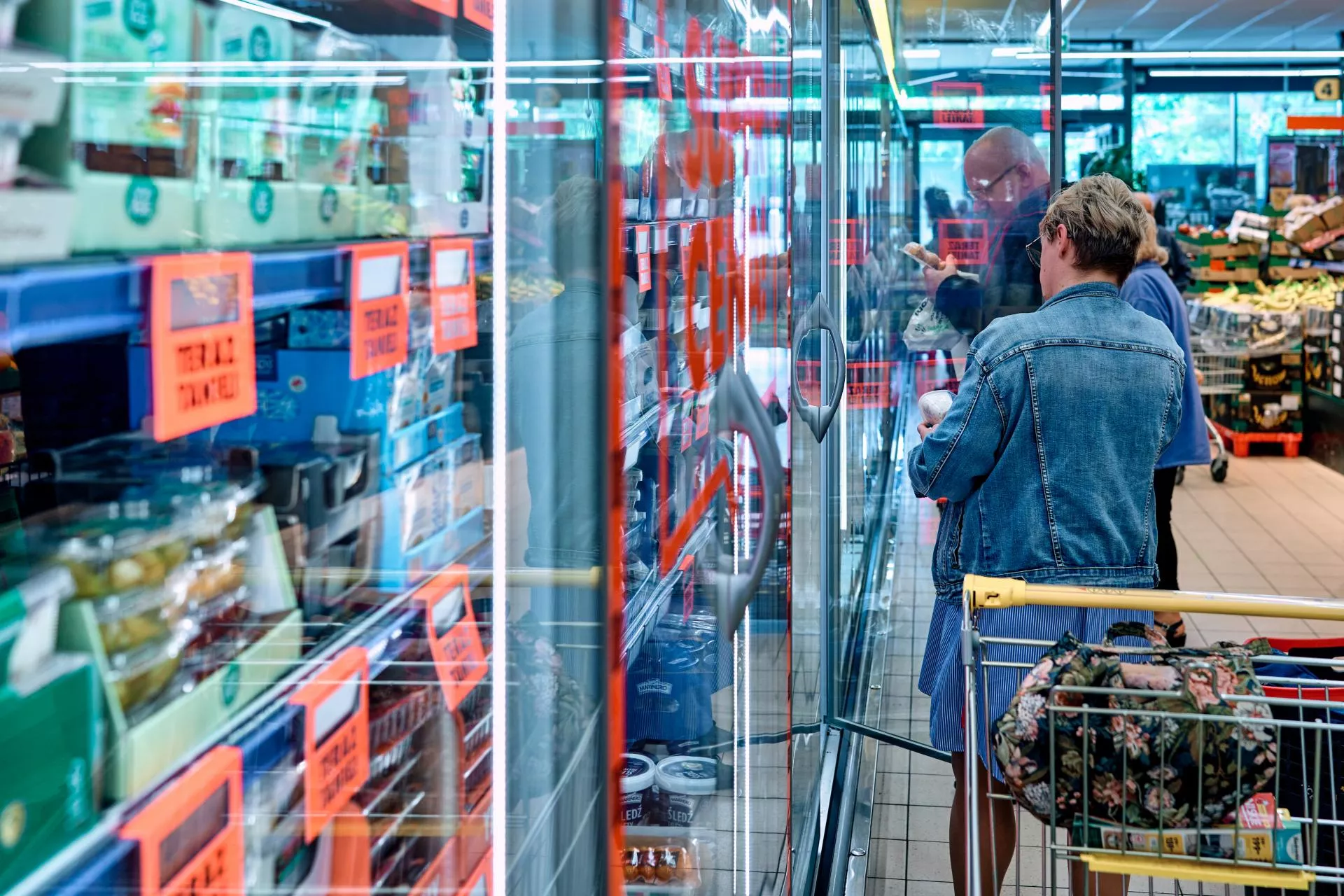Polacy ruszają na zakupy – handel w euforii! Świąteczny szał napędza optymizm branży