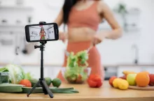 39 proc. - taki był średni roczny globalny wskaźnik wzrostu sprzedaży w social mediach w latach 2019–2024 (fot. Shutterstock)