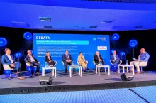 <p>Uczestnicy debaty ”Czego potrzebuje mały format dla konsumenta, żeby być atrakcyjnym miejscem do zrobienia zakupów”, która odbyła się podczas Ogólnopolskiego Kongresu FMCG, organizowanego przez Grupę Kapitałową Specjał</p>