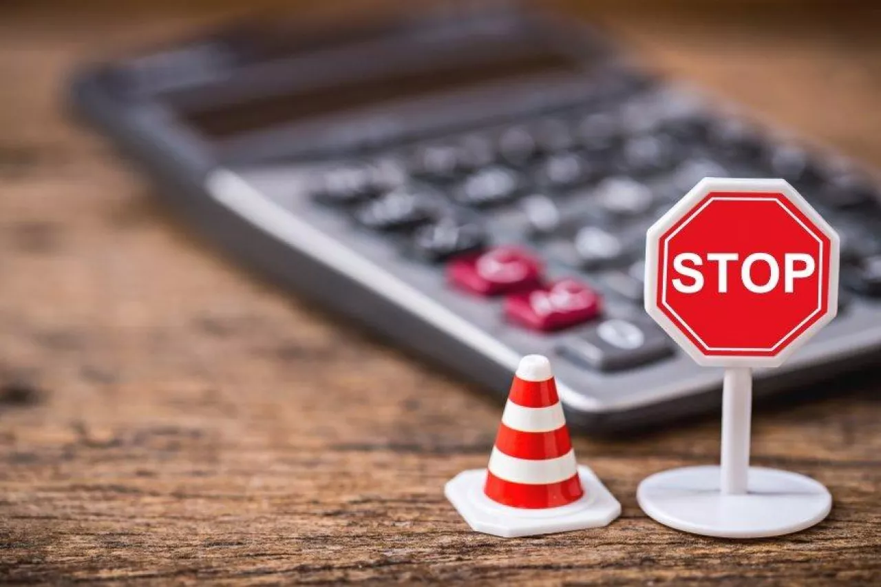 Handel hurtowy na podium sektorów próbujących odzyskać należne płatności (Shutterstock)