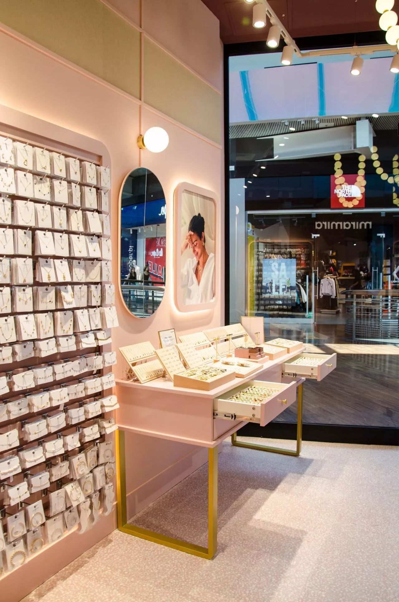 Na zdj. salon marki Miramira w Łodzi (fot. mat. prasowe)