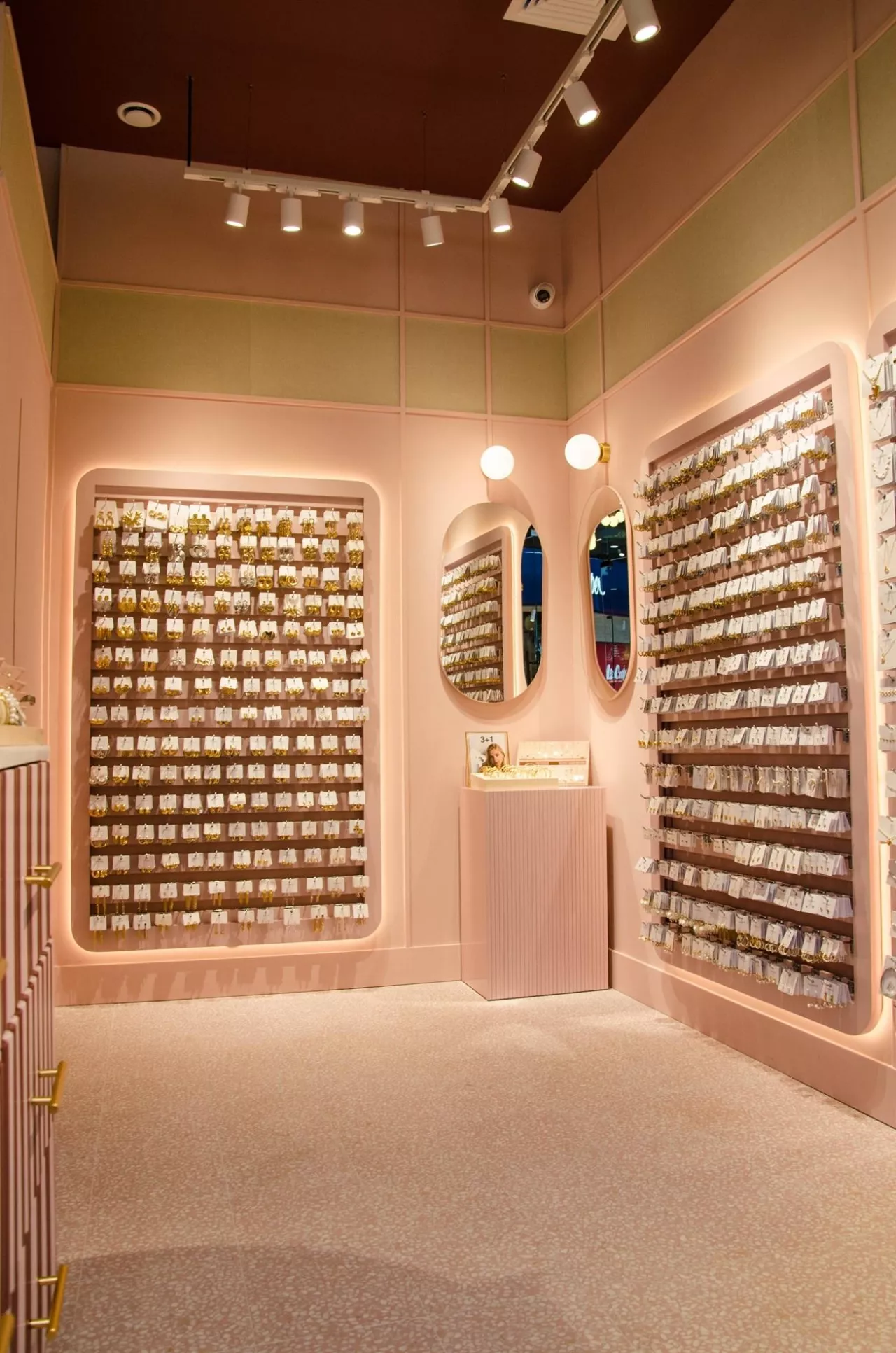 Na zdj. salon marki Miramira w Łodzi (fot. mat. prasowe)