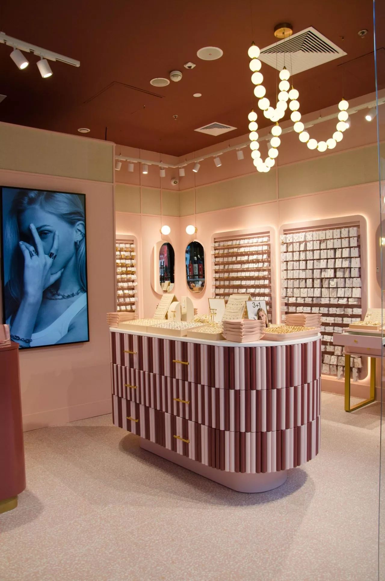 Na zdj. salon marki Miramira w Łodzi (fot. mat. prasowe)