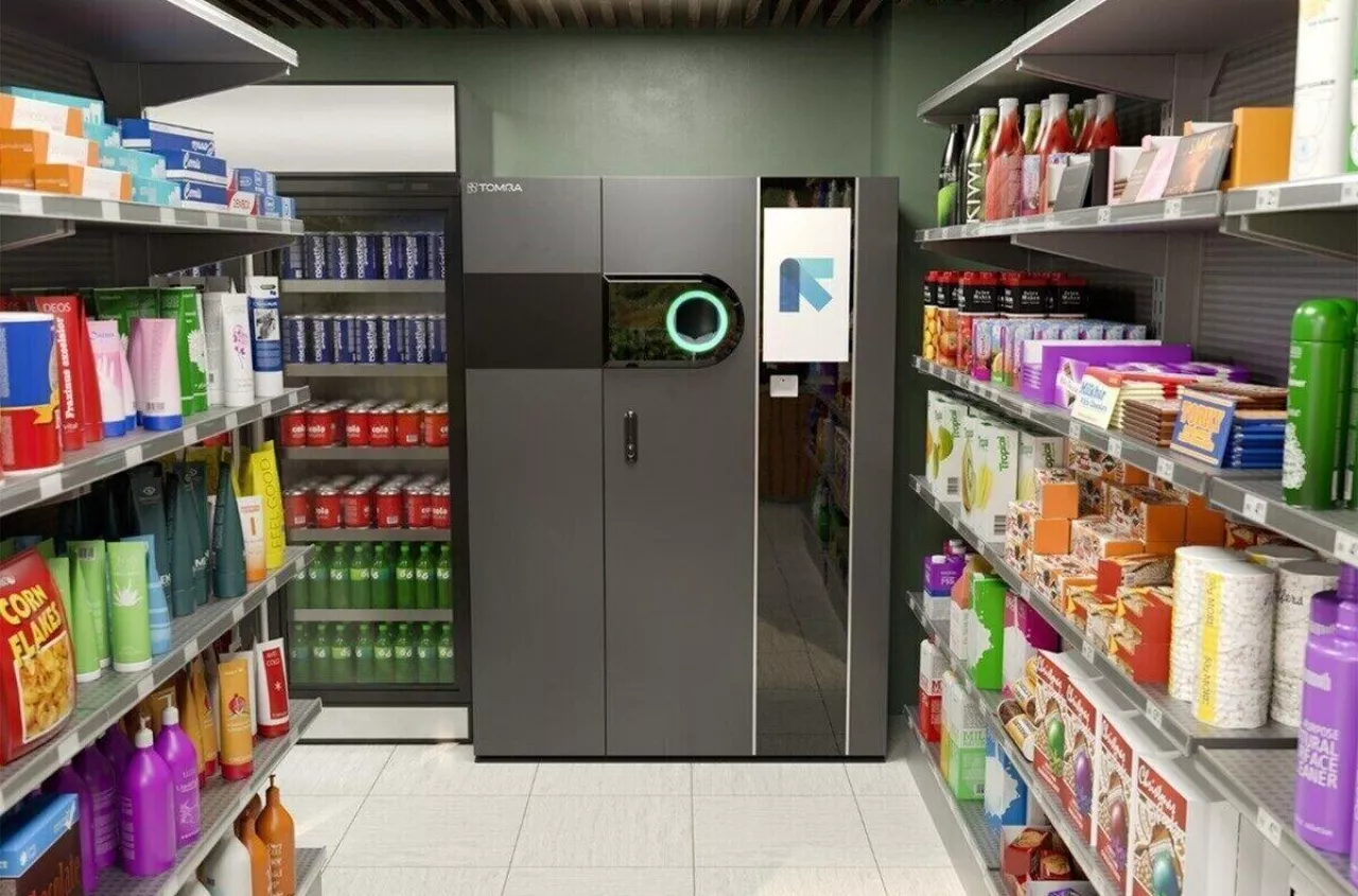 Miękkie lądowanie dla szklanych butelek. Trzyfrakcyjna zbiórka kompleksowym rozwiązaniem dla sklepów