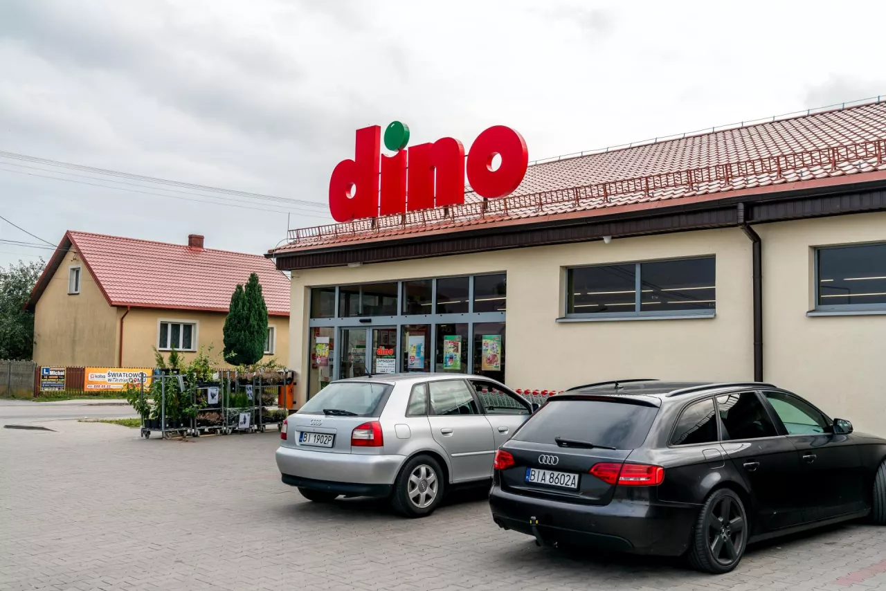 Na zdj. sklep sieci Dino (fot. Shutterstock)