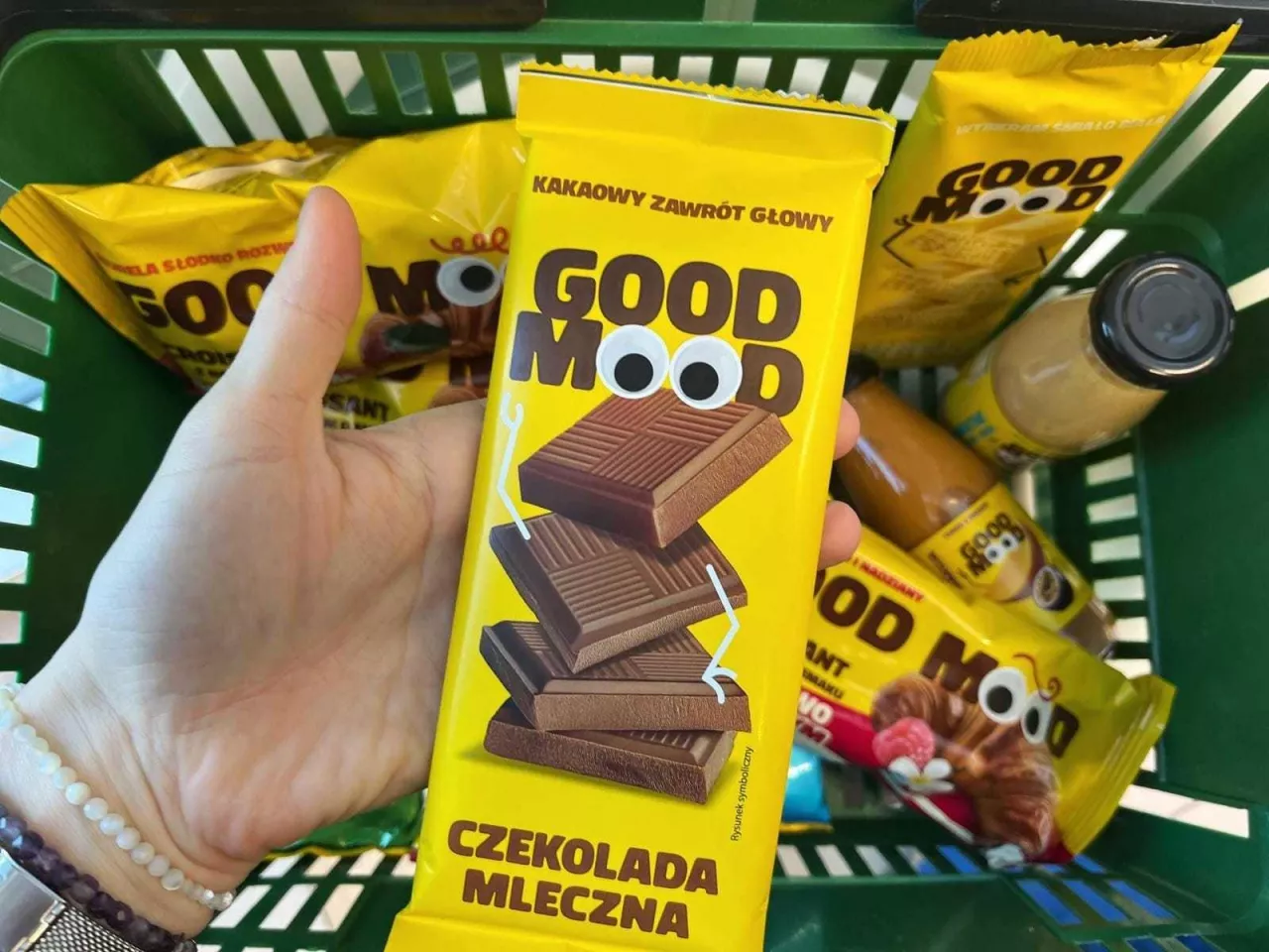 <p>W Żabce właśnie zadebiutowała nowa marka własna – Good Mood</p>