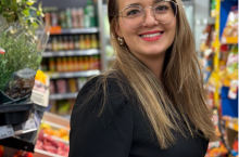 <p>Klaudia Kołodziejczyk, franczyzobiorczyni sieci Nasz Sklep, laureatka nagrody Franczyzowy Superbohater 2025</p>