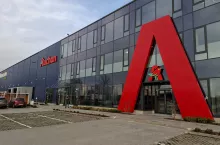 Ultranowoczesne, zrobotyzowane centrum dystrybucyjne Auchan (fot. wiadomoscihandlowe.pl)