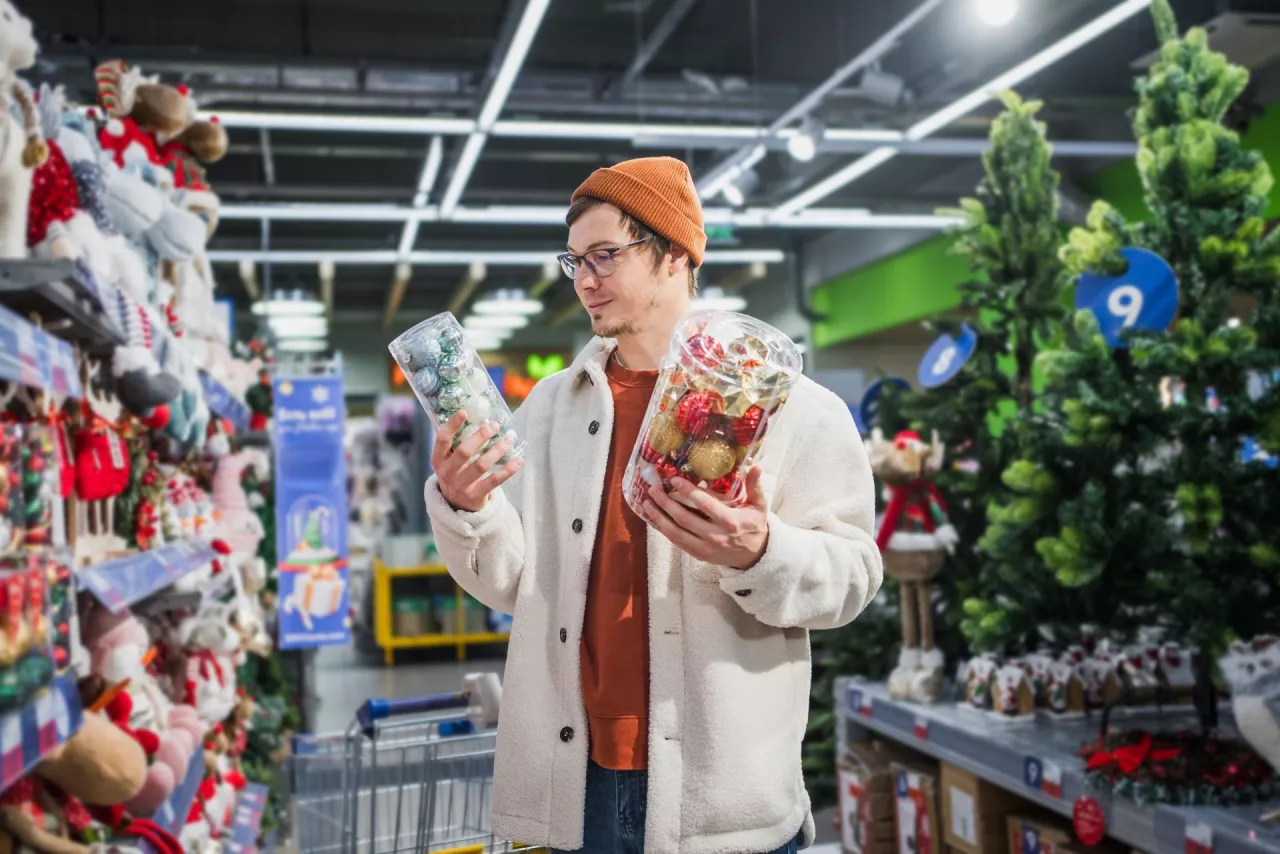 Zakupy świąteczne 2025. Ile wydadzą Polacy? (fot. Shutterstock)