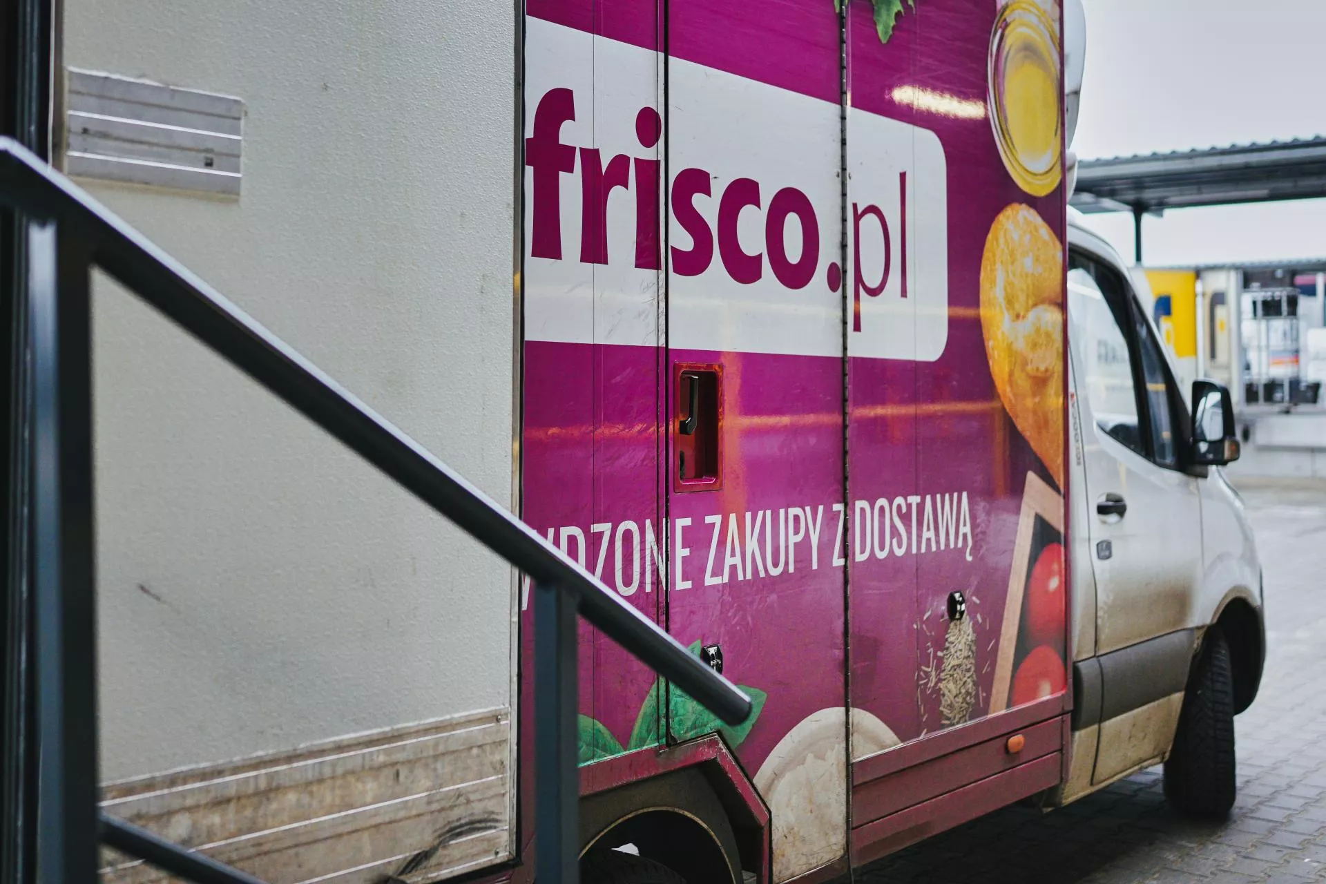 Frisco zwiększa liczbę klientów, przychody i średni koszyk. Jednak do strategicznego celu wciąż daleko