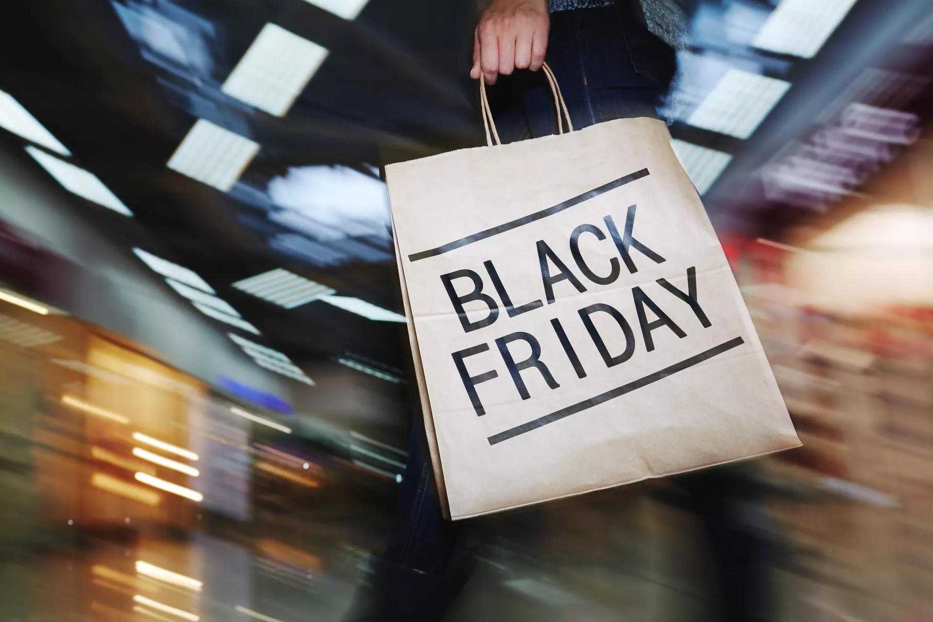 Polacy w Black Friday zachowują się racjonalnie i inteligentnie. Nie wpadają w zakupowy szał [ANALIZA]
